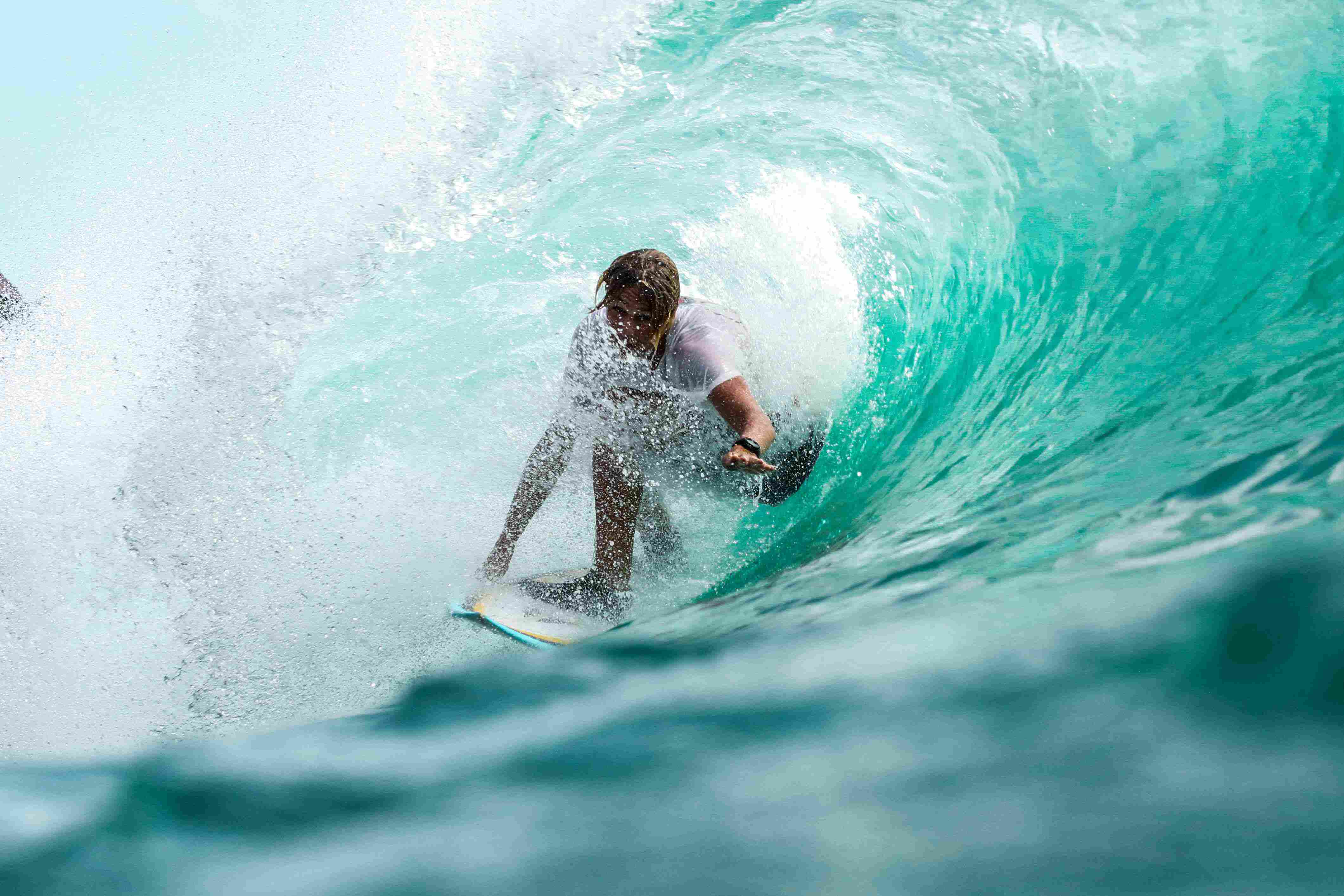 picture, man tube riding